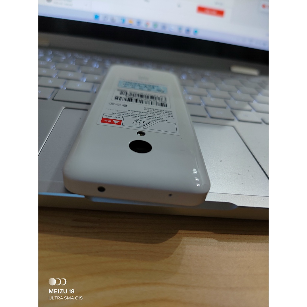 Điện thoại Xiaomi Qin F21 pro màu trắng