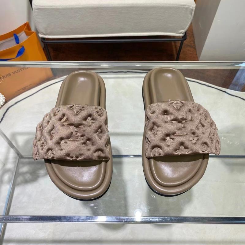 Dép Sandal Đế Dày Tăng Chiều Cao Chất Liệu Lụa Thêu Họa Tiết Thời Trang Mới Cho Cặp Đôi