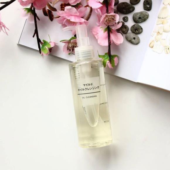 Dầu tẩy trang Muji Oil Cleansing 200mlCHÍNH HÃNG Tẩy sạch bụi bẩn và lớp trang điểm mà không làm mất đi độ ẩm của da