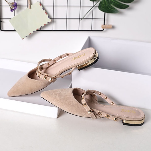 Dép Sandal Mũi Nhọn Đính Đinh Tán Thời Trang Xuân Hè Dành Cho Nữ 2022