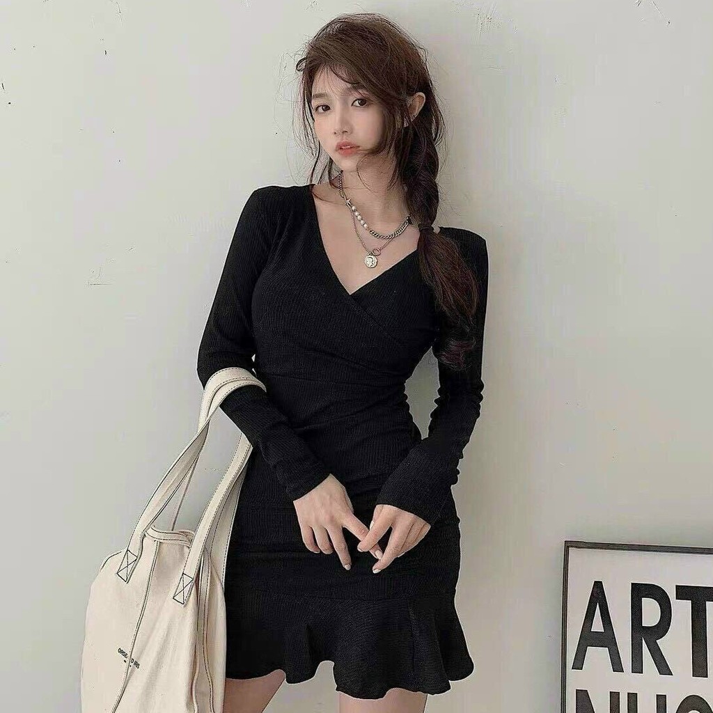 Đầm tay dài cổ V đuôi cá
