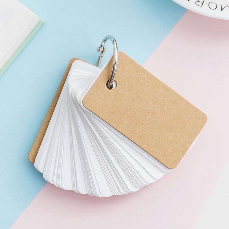 Thẻ giấy cứng đơn giản chưa có họa tiết dùng để ghi thông tin thủ công tiện dụng