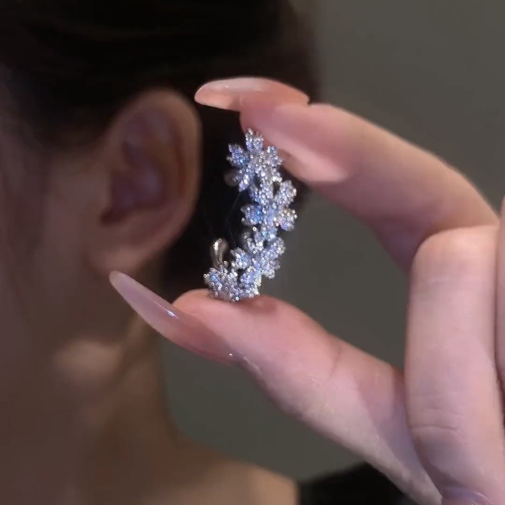 1 Khuyên Kẹp Vành Tai Trái Đính Đá Zircon Thời Trang Sang Trọng Đơn Giản Nhẹ Dễ Phối Đồ