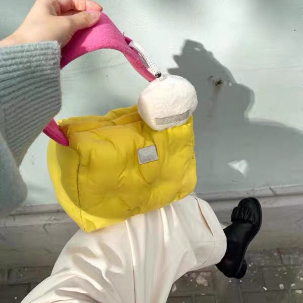 TAGI spring niche design cheese down jacket square bag fashion trend underarm bag omelet bag