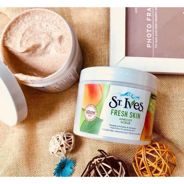 Kem tẩy tế bào chết dạng hũ ST.IVES Fresh Skin Apricot Scrub