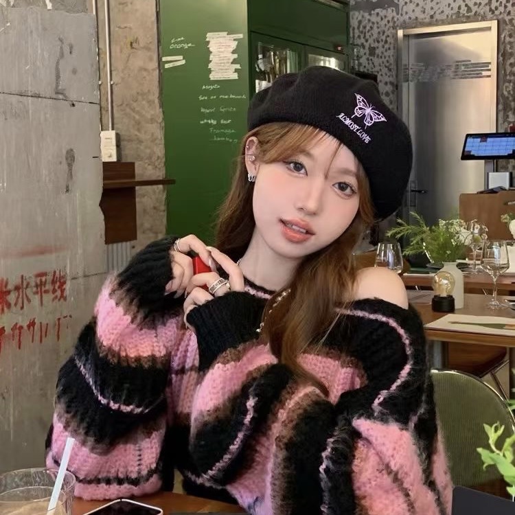 Mũ nồi MG STUDIO vải len thêu họa tiết bướm thời trang