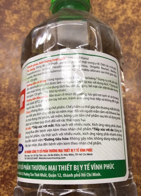 1 chai cồn 70 độ Vĩnh Phúc 500 ml màu trắng