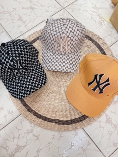 Nón kết Thái Lan ( khách mua chụp lại ảnh gửi shop )
