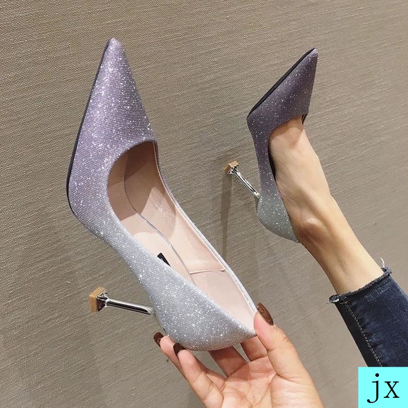 Giày cao gót mũi nhọn đính kim sa lấp lánh phong cách Pháp thời trang xuân thu 2021