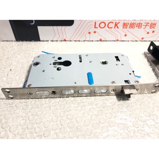 Khóa cửa gỗ vân tay app Ttlock K5