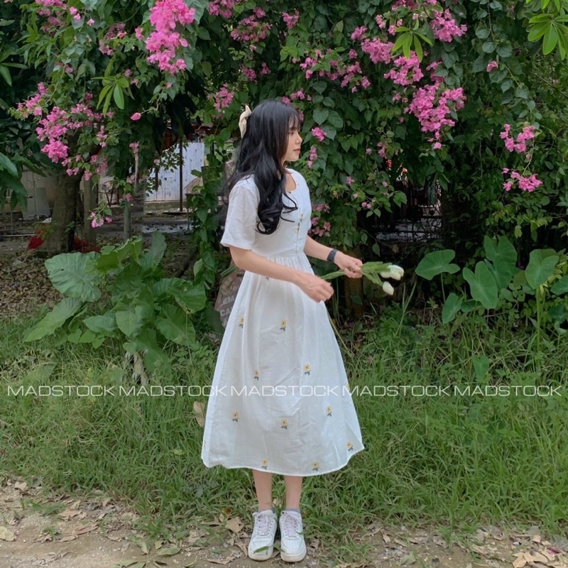 Váy-Đầm trắng hoa cúc daisy dáng rộng form dài freesize Váy du lịch