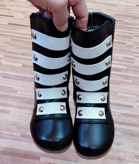 Giày boot ống bé gái-220k