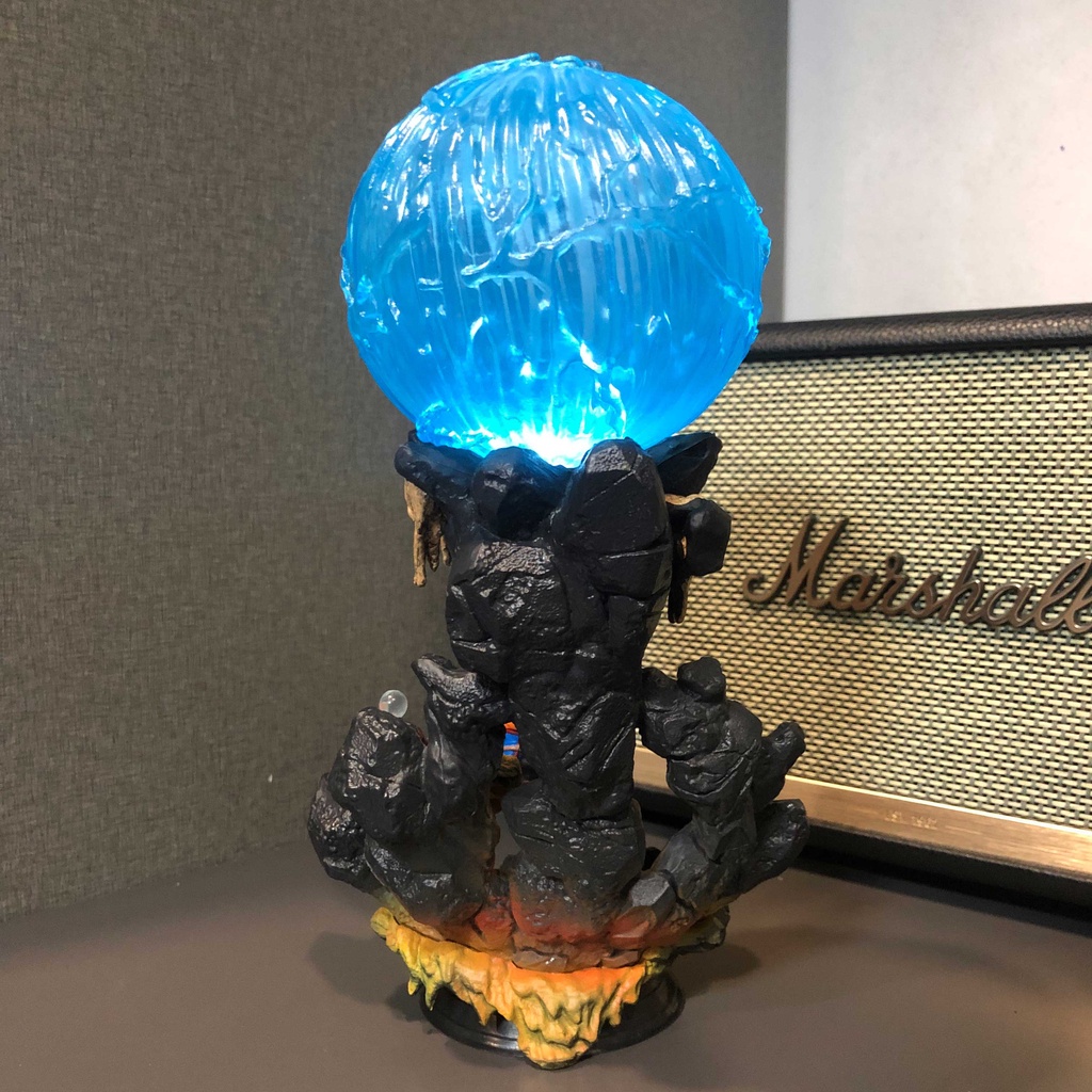 Mô hình Son Goku nâng cầu 25 cm có LED