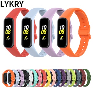 Dây đeo đồng hồ thông minh LYKRY bằng silicone cho Samsung Galaxy Fit 2 SM-R220