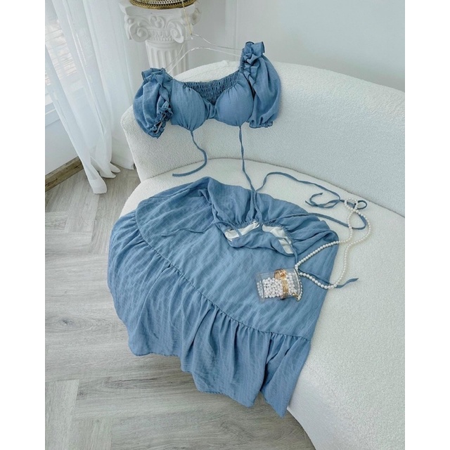 Đầm dài xanh cutout lưng viền bèo