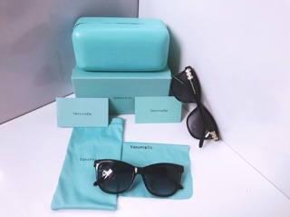 KÍNH TIFFANY TẶNG HỘP