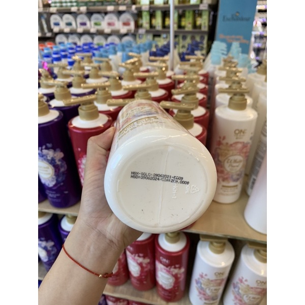 Sữa Tắm Nước Hoa ON THE BODY Chai 1000ML