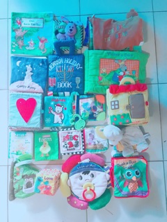 Set sách vải cho bé