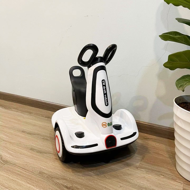 Xe  máy Điện Trẻ Em Xe Ô Tô Đồ Chơi Cân Bằng Xoay 360 Độ Cho Bé có điều khiển