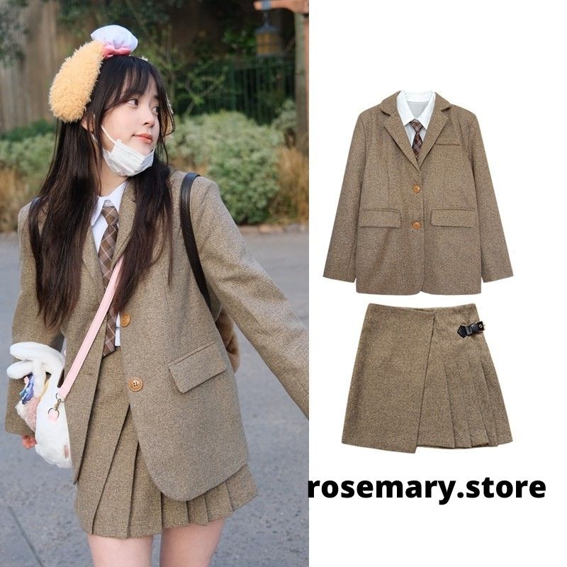 Set áo blazer và váy xếp ly phong cách mùa thu