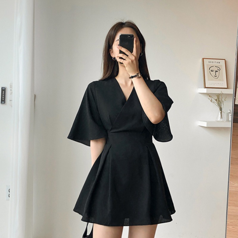 Order nhắn trước -Váy cổ V tay xòe dáng ngắn  - Tikbook Store