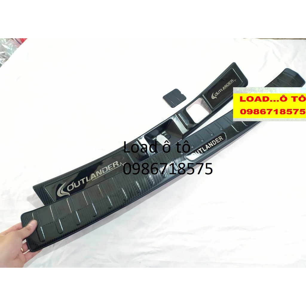 Ốp Bậc Cửa, Nẹp Bước Chân, Cốp Sau Xe Mitsubishi Outlander 2023-2018 Form Cũ Vân Carbon Cao Cấp