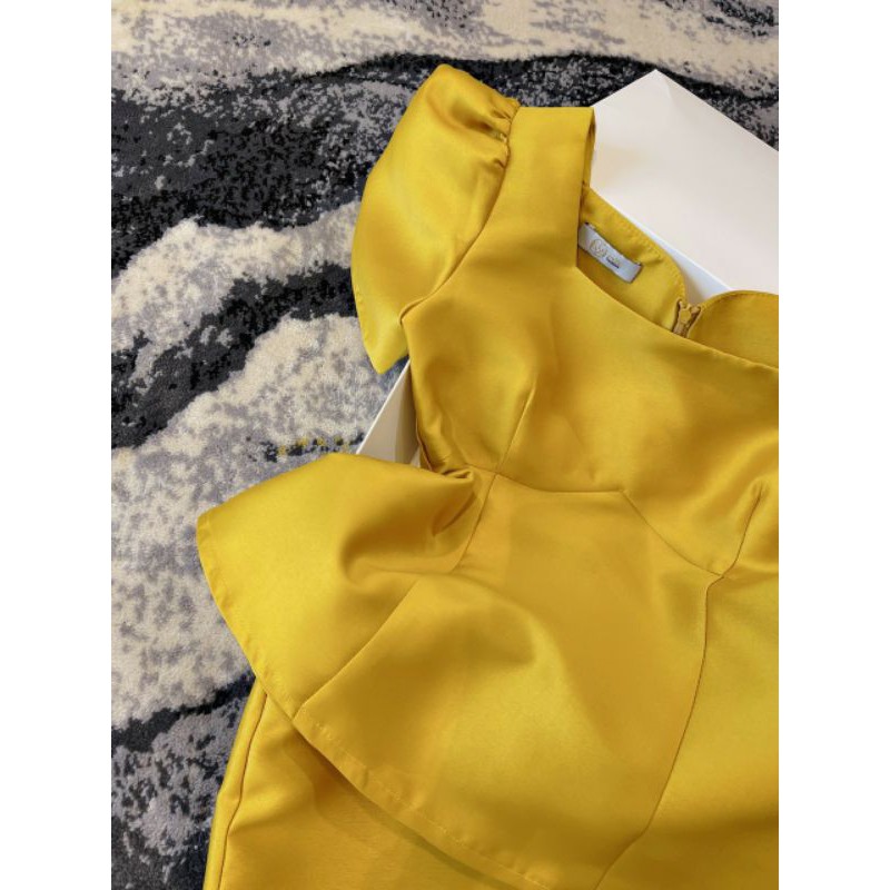 Sét áo peplum chân váy vàng sang trọng