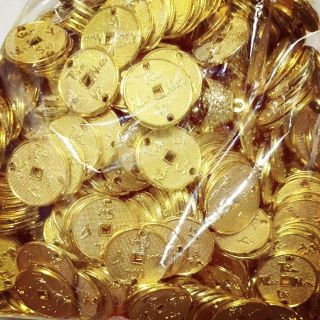 bịch 50 gr đồng xu nhựa 15,20,25 li  trang trí cây kim tiền tài lộc,tháp tỏiq