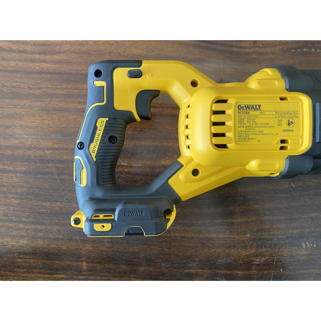 Thân máy cưa kiếm dùng pin Dewalt DCS386N-KR