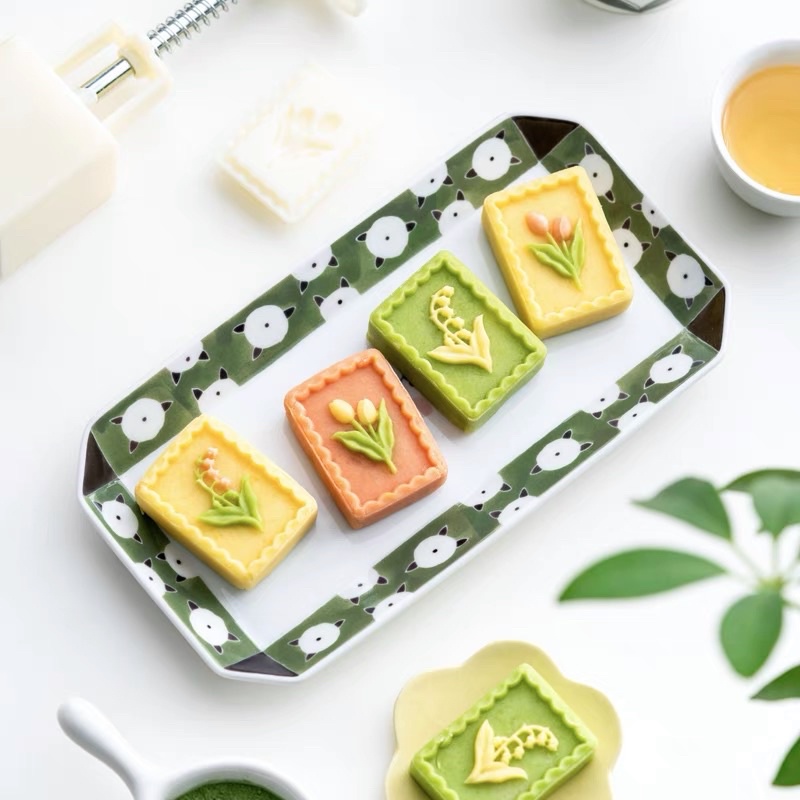 Khuôn lò xo 50g 2 mặt hoa tuylip chữ nhật
