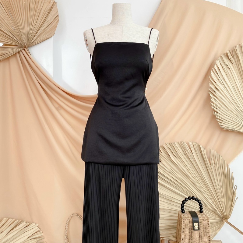 Áo 2 dây hở lưng đính ngọc