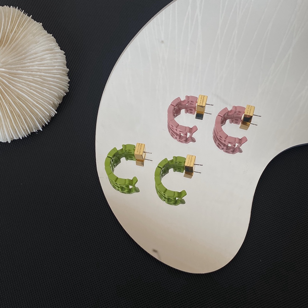 BURBERRY Bông Tai Chữ B Bằng Thép Titan Thời Trang