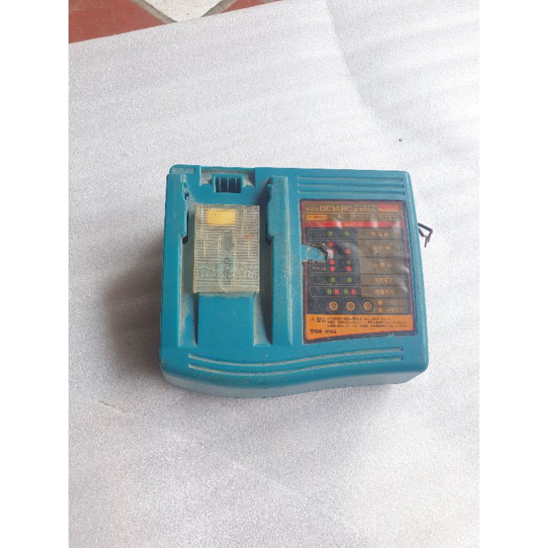 sạc makita 2,7 - 14,4V