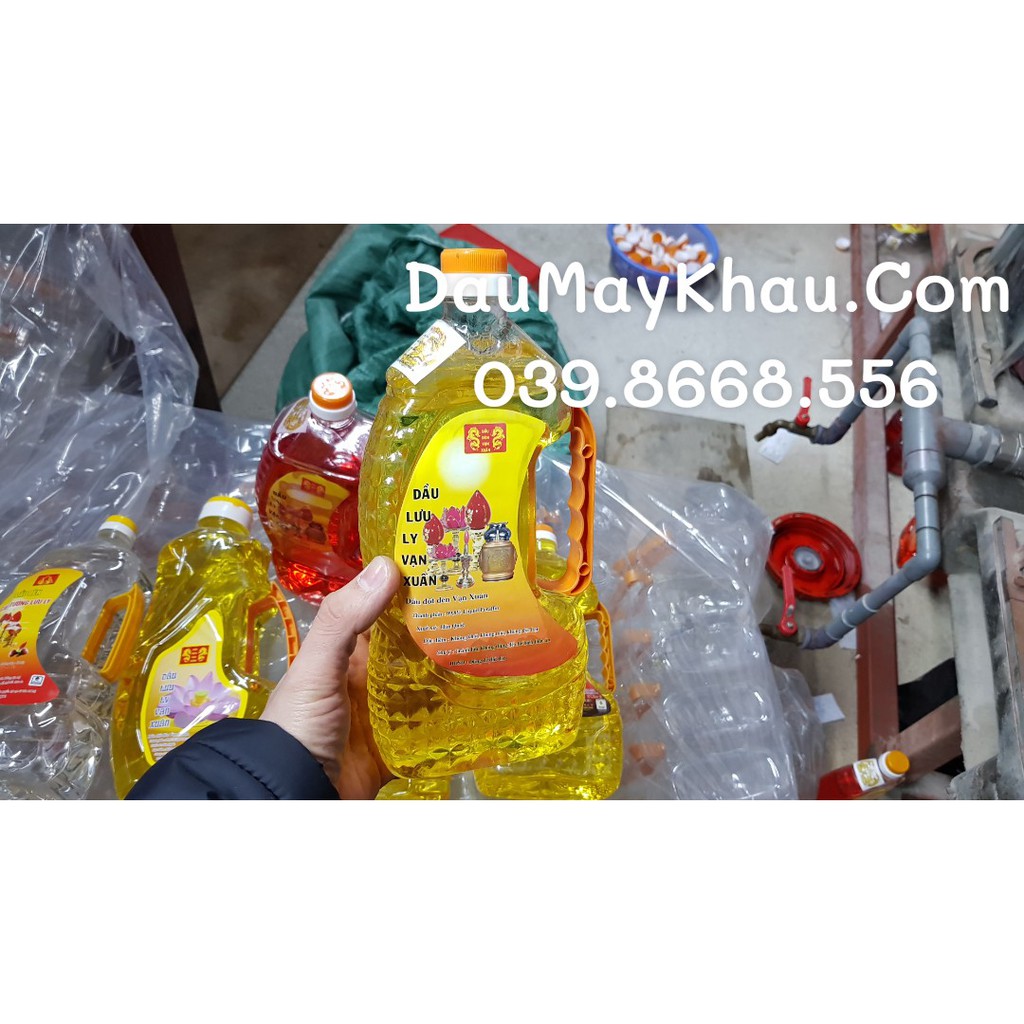 Dầu Cát Tường Lưu Ly Chai 2 Lít màu vàng , 1 thùng có 6 chai