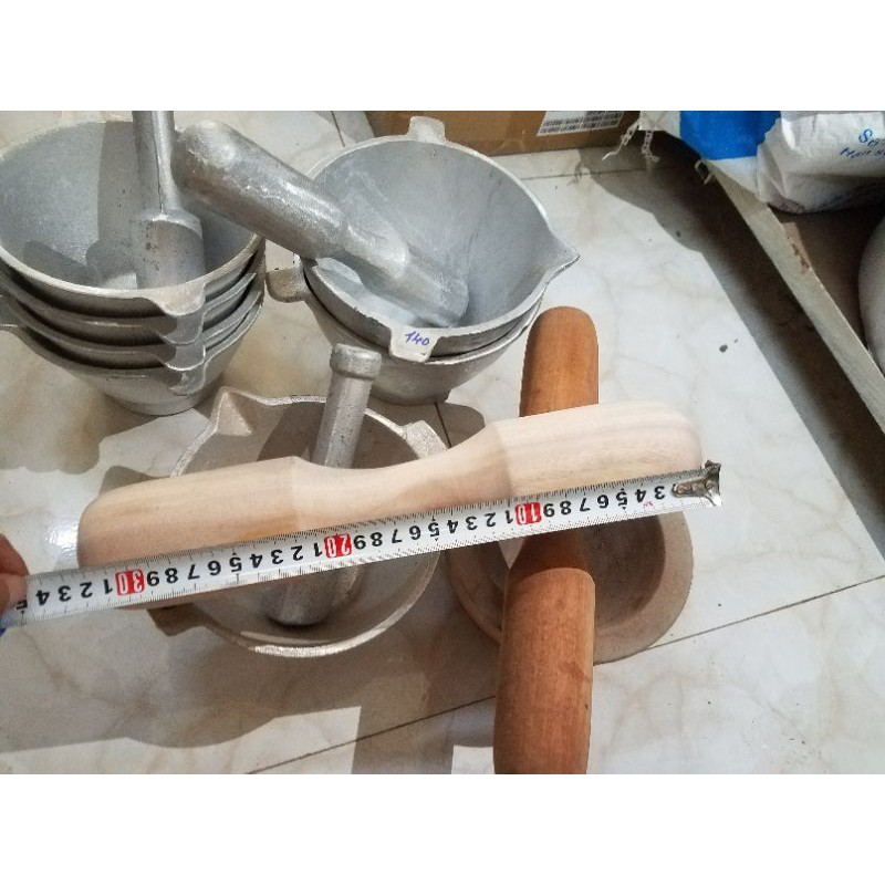 Chày to dùng cho cối đá