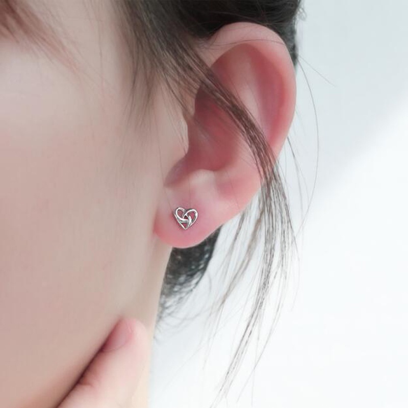 Đôi bông tai bạc s925 mặt hình trái tim đơn giản thời trang chống dị ứng