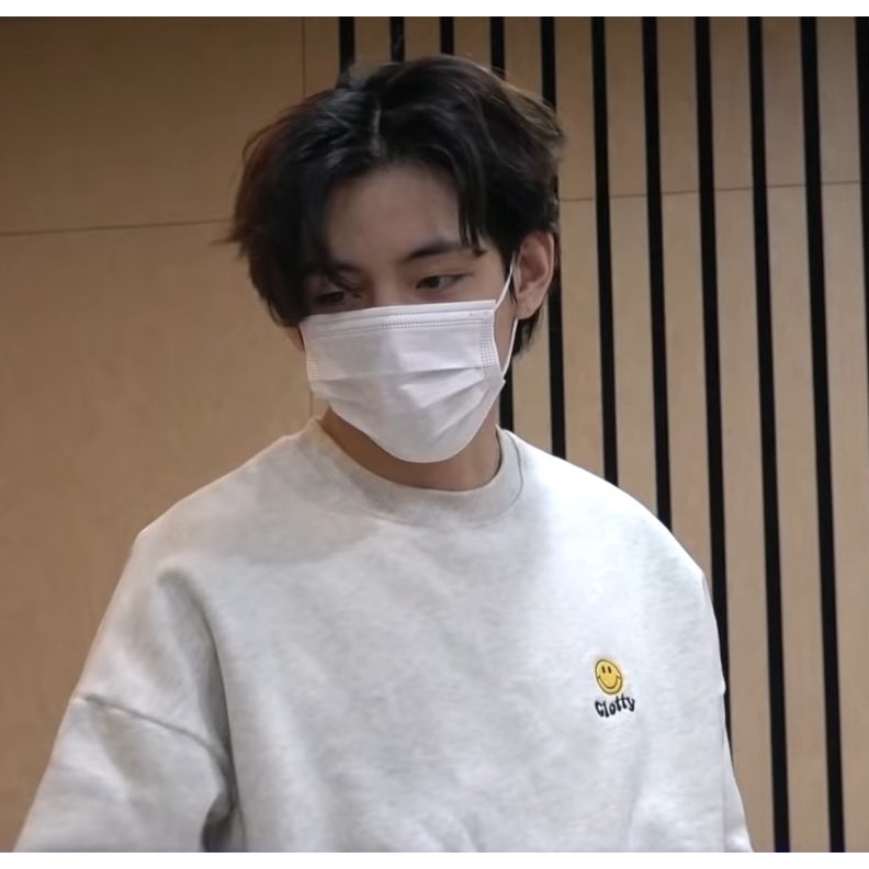 ÁO SWEATER CLOTTY SMILE LOGO TAEHYUNG BTS l ORDER CHÍNH HÃNG