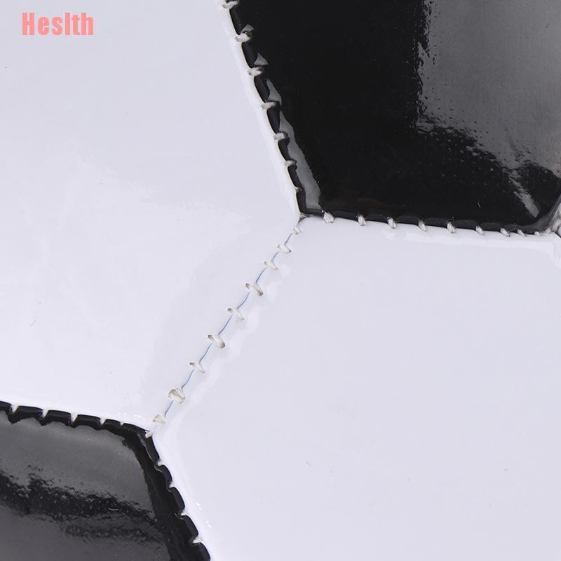 Quả Bóng Đá Hai Màu Trắng Đen Dành Cho Bé