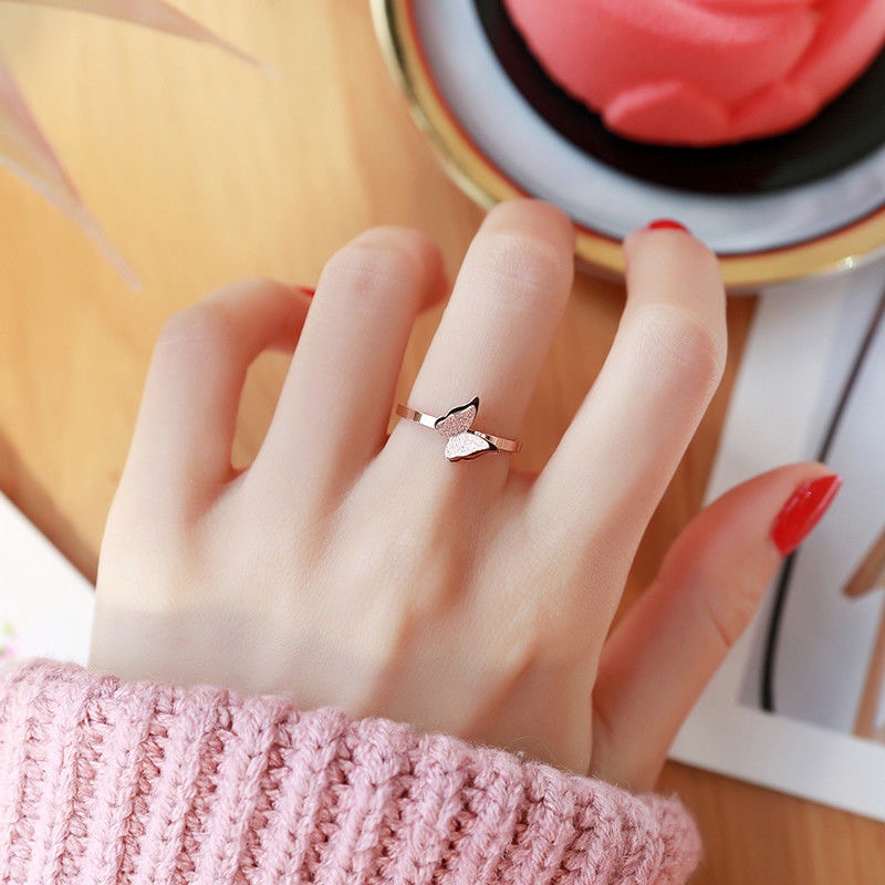 Nhẫn titan nữ không gỉ mạ vàng 18k mặt hình bướm xinh xắn thời trang cao cấp thiết kế mới 2021