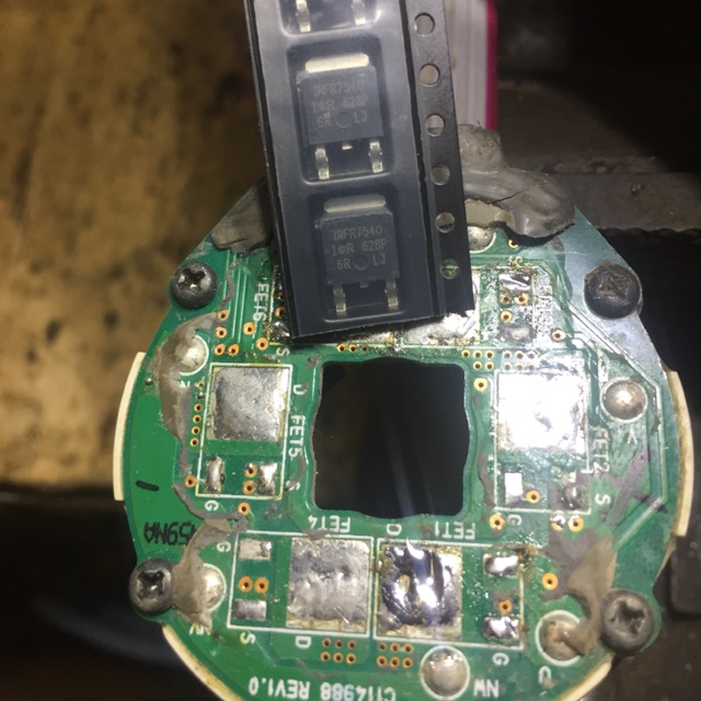 IRF 7540 fet Hitachi (150k/10con)