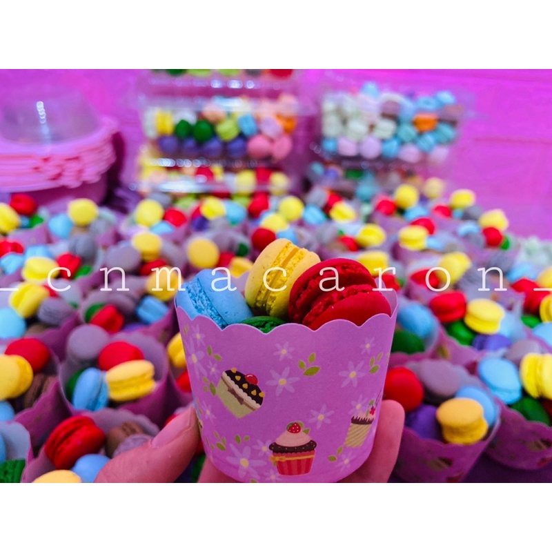 10 Bánh macaron kèm hộp như hình