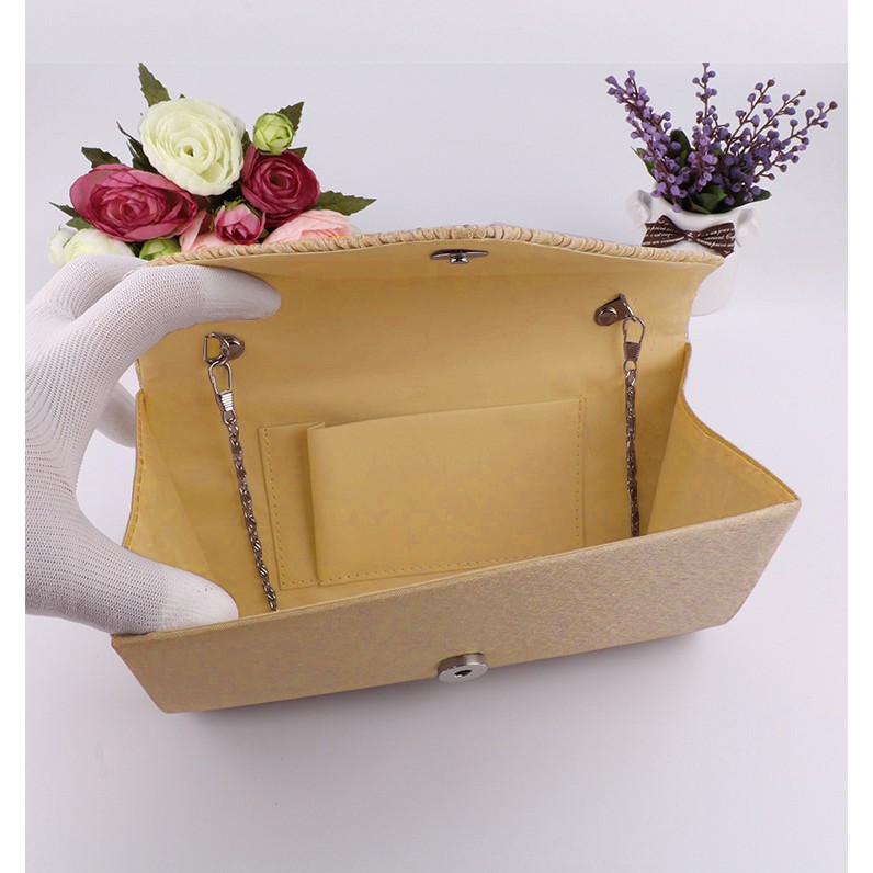 Túi Đeo Chéo Clutch Dáng V