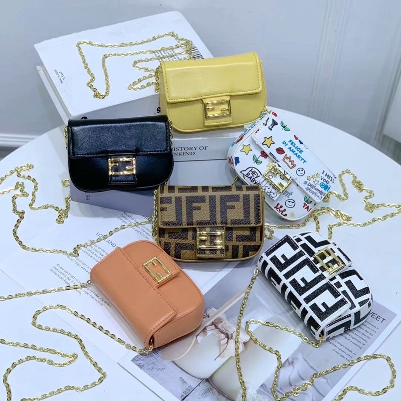 Túi Xách Rinni, Túi đeo chéo mini dáng chữ nhật khoá ngang nút hít kim loại vàng