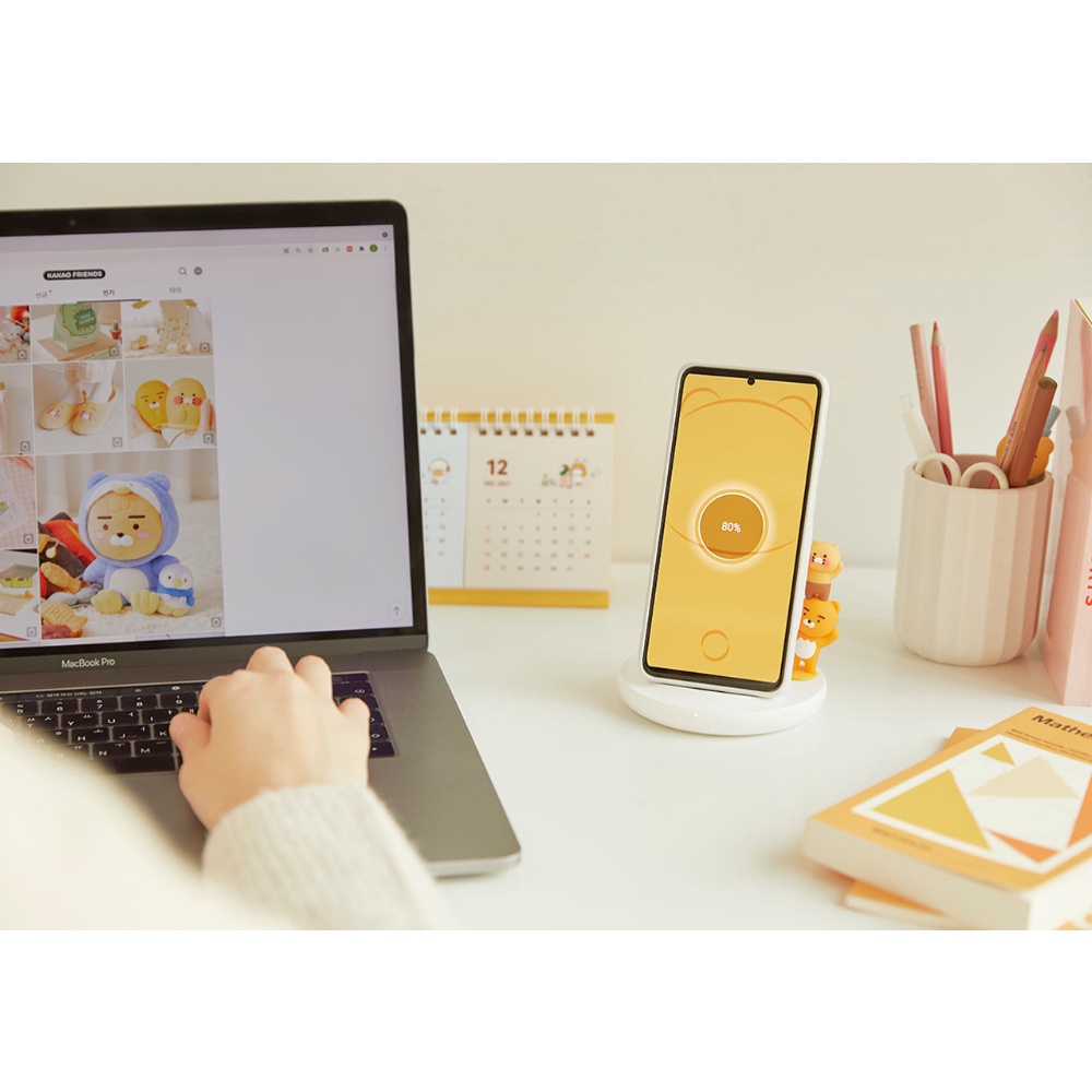 Đế sạc đứng không dây Kakao Friends Ryan &amp; Choonsik