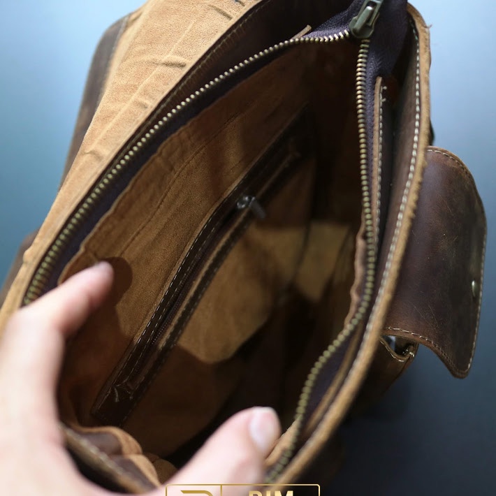 Túi đeo chéo da bò sáp. Độc đẹp lạ