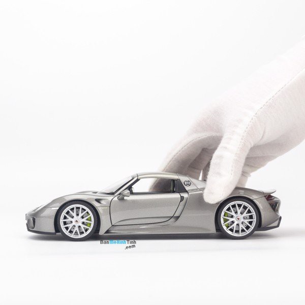 Mô hình xe Porsche 918 Spyder 1:24 Welly