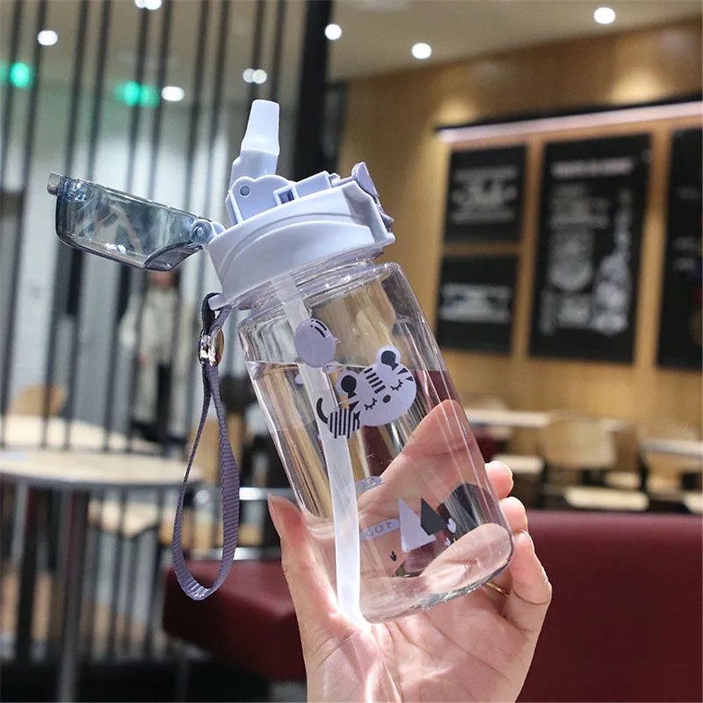 Bình nước 550ml họa tiết hổ dễ thương dành cho bé