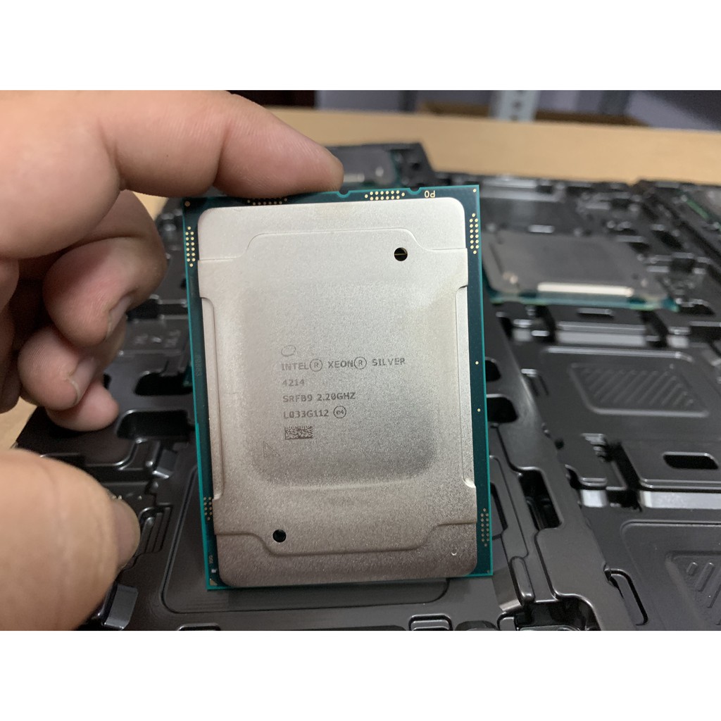 CPU Intel Xeon Silver 4214 (16.5M Cache, 2.20 Ghz, 12C/24T)