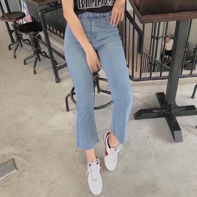 Quần bò ống loe xanh trơn