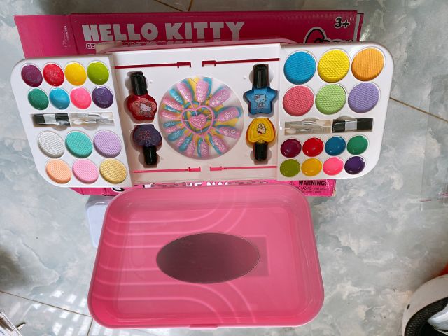 [đồ chơi cho bé] vali trang điểm phấn son cho bé và búp bê